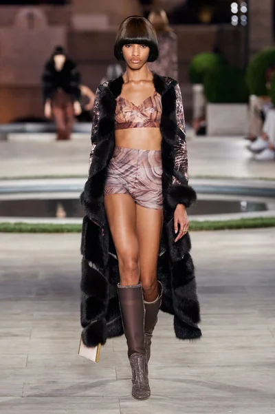 Look 12
